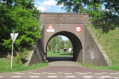 Cuneraweg-1e-Achterbergse-poort-onder-spoorlijn